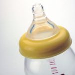 哺乳瓶…これって何本も必要なの？授乳ミルク準備中！